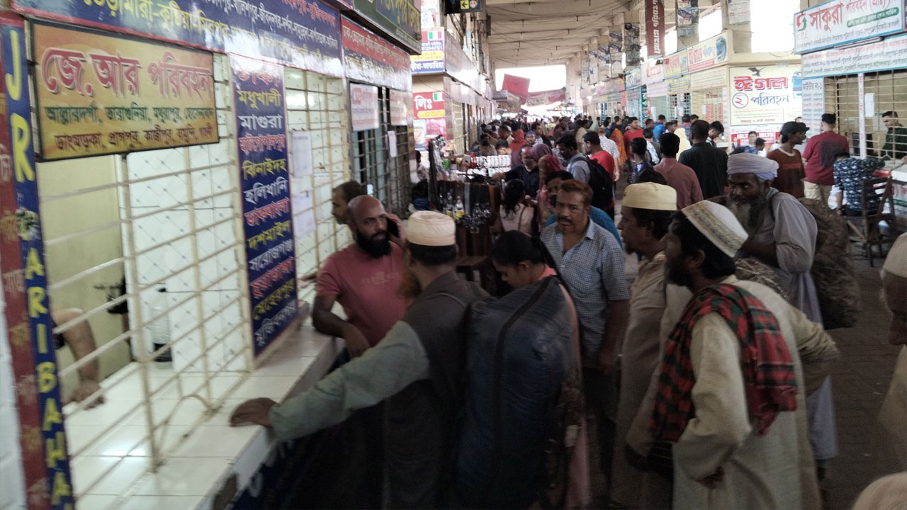 গাবতলীতে চাপ বাড়লেও নেই ভোগান্তি, যাত্রীদের মাঝে স্বস্তি