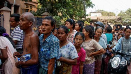 মিয়ানমারে ভূমিকম্পে মৃতের সংখ্যা ২৭০০ ছাড়াল, নিখোঁজ ৪২১
