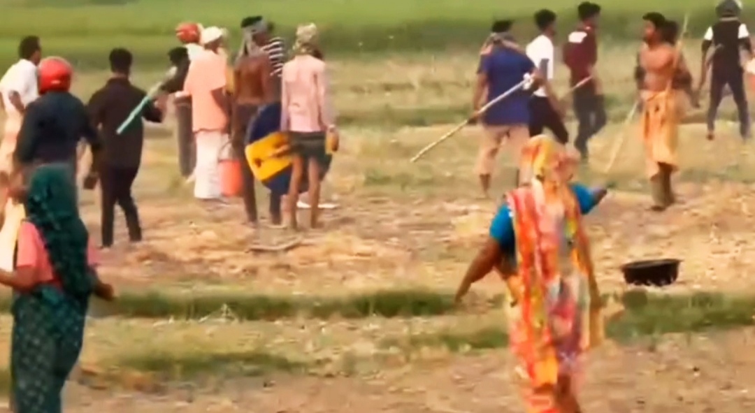 পেঁয়াজ তোলাকে কেন্দ্র করে ফরিদপুরে আ.লীগ-বিএনপির সংঘর্ষ, আহত ১০