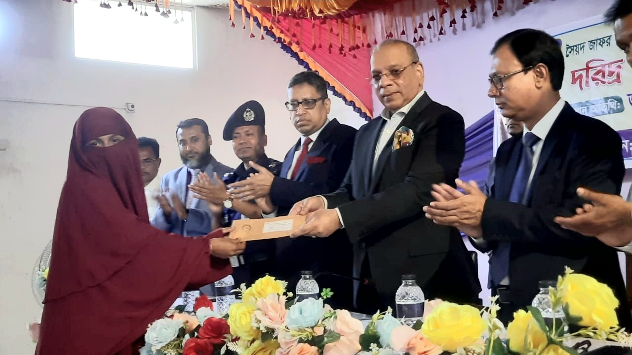 বিচার বিভাগ সংস্কার ছাড়া কোন সংস্কার কার্যক্রম স্থায়ীত্ব পাবেনা : হিলিতে প্রধান বিচারপতি