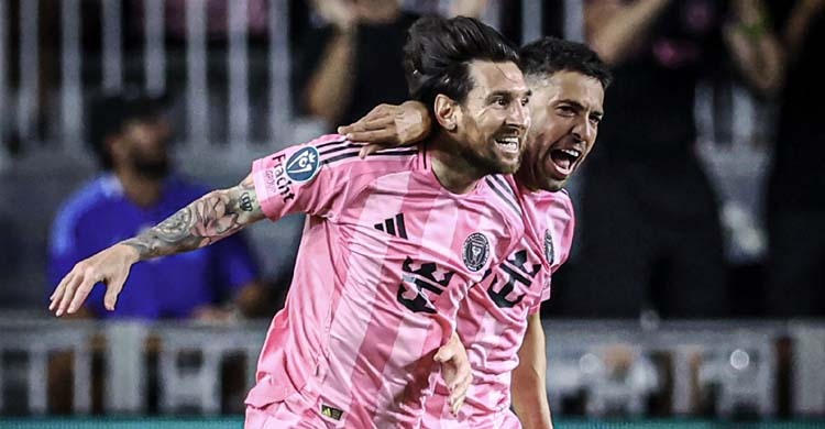 ২-০ তে পিছিয়ে পড়েও মেসির জাদুতে মিয়ামির জয়