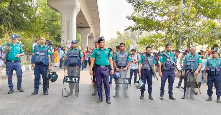 আনন্দ শোভাযাত্রা ঘিরে আইনশৃঙ্খলা বাহিনীর নিরাপত্তা বলয়
