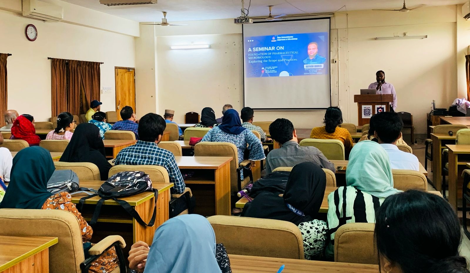গবিতে "ফাউন্ডেশন অফ ফার্মাসিউটিক্যাল মাইক্রোবায়োলজি" শীর্ষক সেমিনার অনুষ্ঠিত