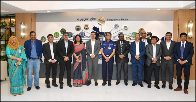 বিদেশি বিনিয়োগকারীদের নিরাপত্তায় হটলাইন চালু করবে পুলিশ