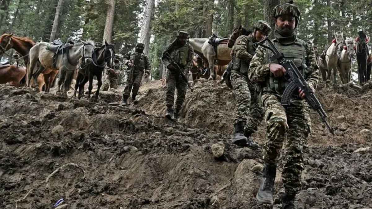 কাশ্মীরে হামলার সময় নিরাপত্তা বাহিনী কোথায় ছিল, উঠছে প্রশ্ন