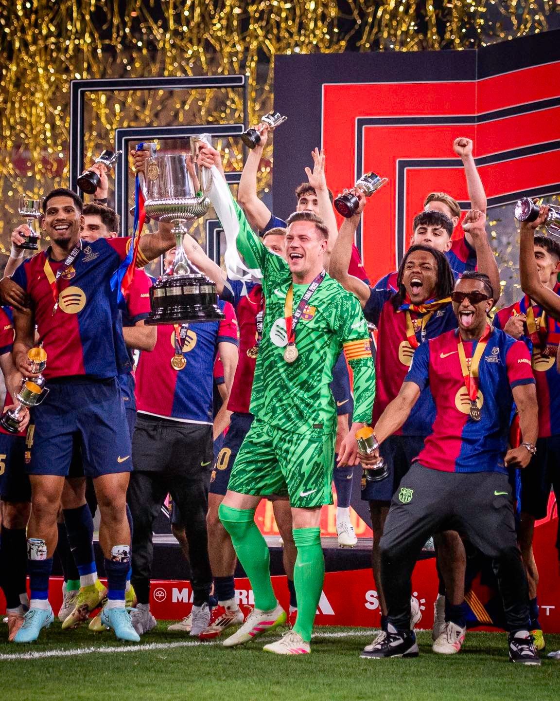 রিয়ালকে হারিয়ে স্প্যানিশ কোপার চ্যাম্পিয়ন বার্সেলোনা