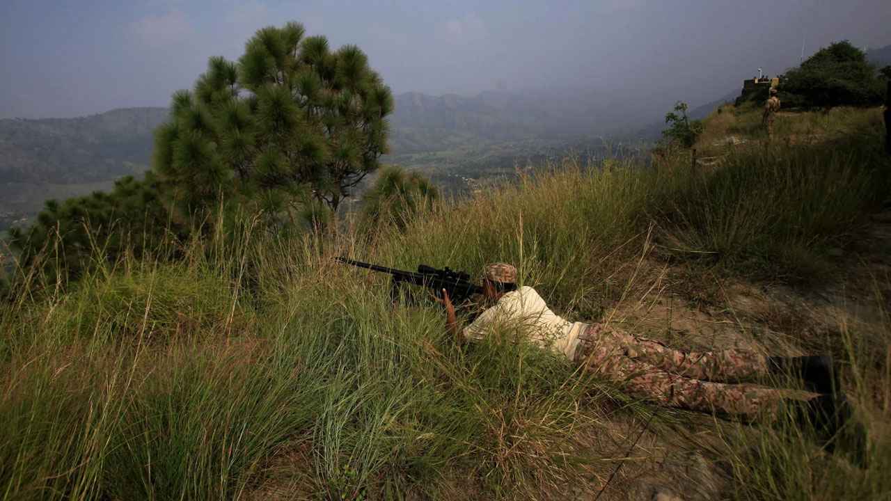 ভারত-পাকিস্তান সীমান্তে ফের দুই দেশের গোলাগুলি