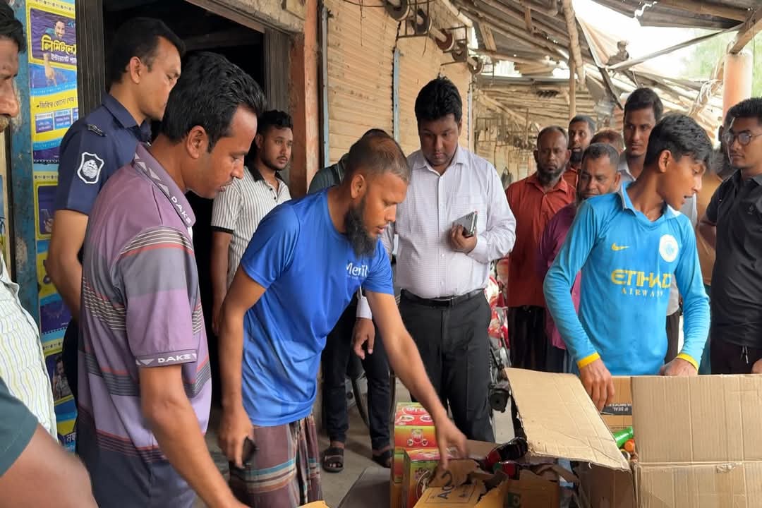 হিলিতে বিপুল পরিমাণ নিষিদ্ধ যৌন উত্তেজক সিরাপ জব্দ, দেড় লাখ টাকা জরিমানা