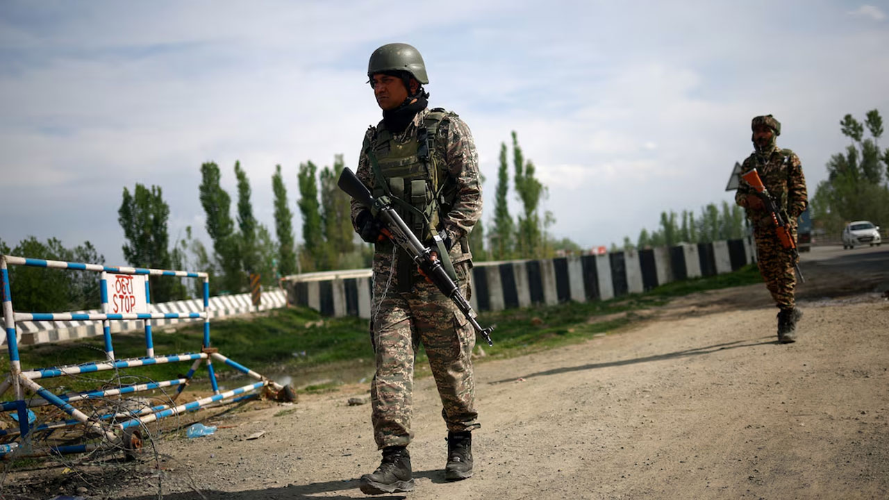 পাকিস্তানে হামলার প্রস্তুতি নিচ্ছে ভারত