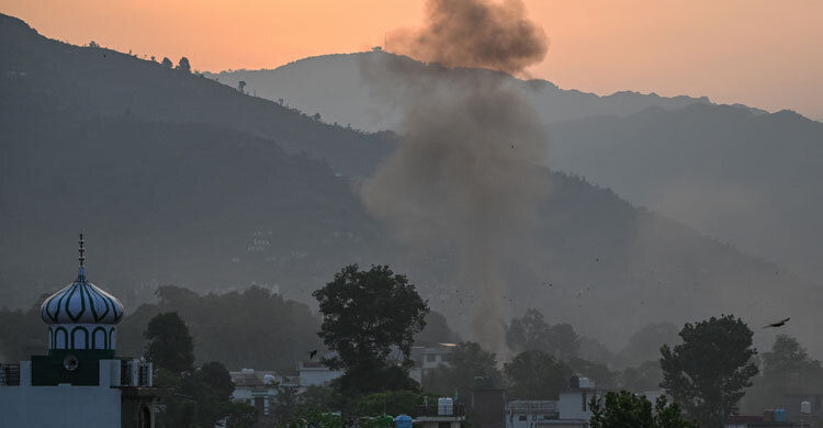পাকিস্তানের পাল্টা হামলায় ভারতে নিহত ১০