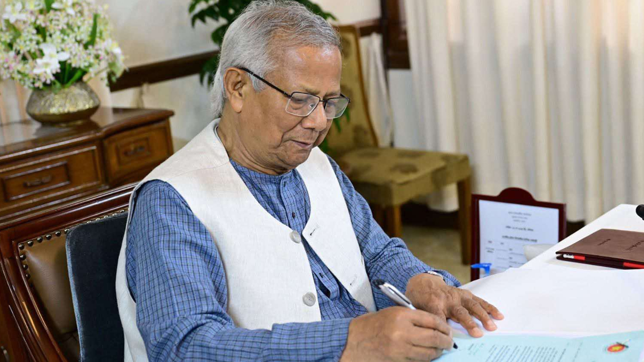 আ.লীগের বিচার: সন্ত্রাসবিরোধী অধ্যাদেশ অনুমোদন, গেজেট কাল