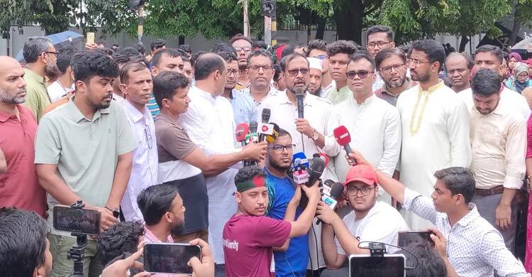 দাবি না মানা পর্যন্ত পিছিয়ে যাওয়ার কোনো সুযোগ নেই: অধ্যাপক রইছ উদ্দিন