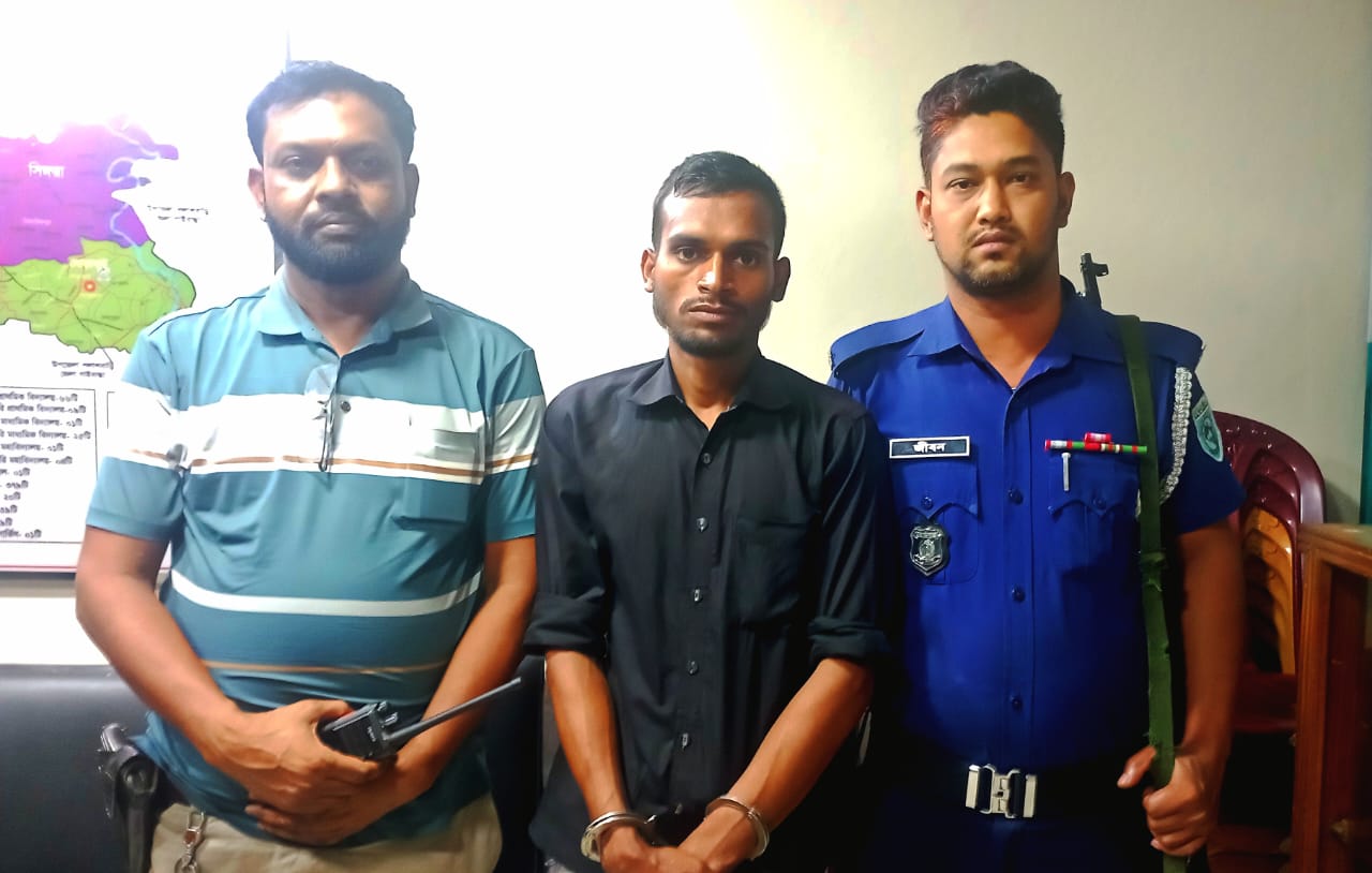 দিনে ধান কাঁটা শ্রমিক, রাতে ডাকাতি