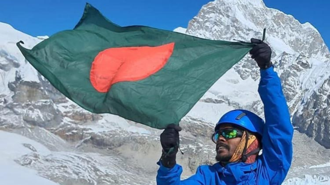 বিশ্বরেকর্ড গড়ে এভারেস্টচূড়ায় উঠলেন শাকিল