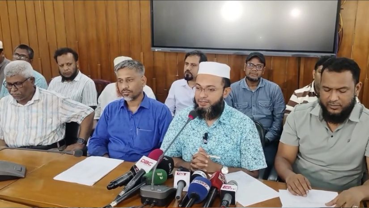 এবার কুয়েটের অন্তর্বর্তীকালীন ভিসির পদত্যাগ দাবি শিক্ষক সমিতির