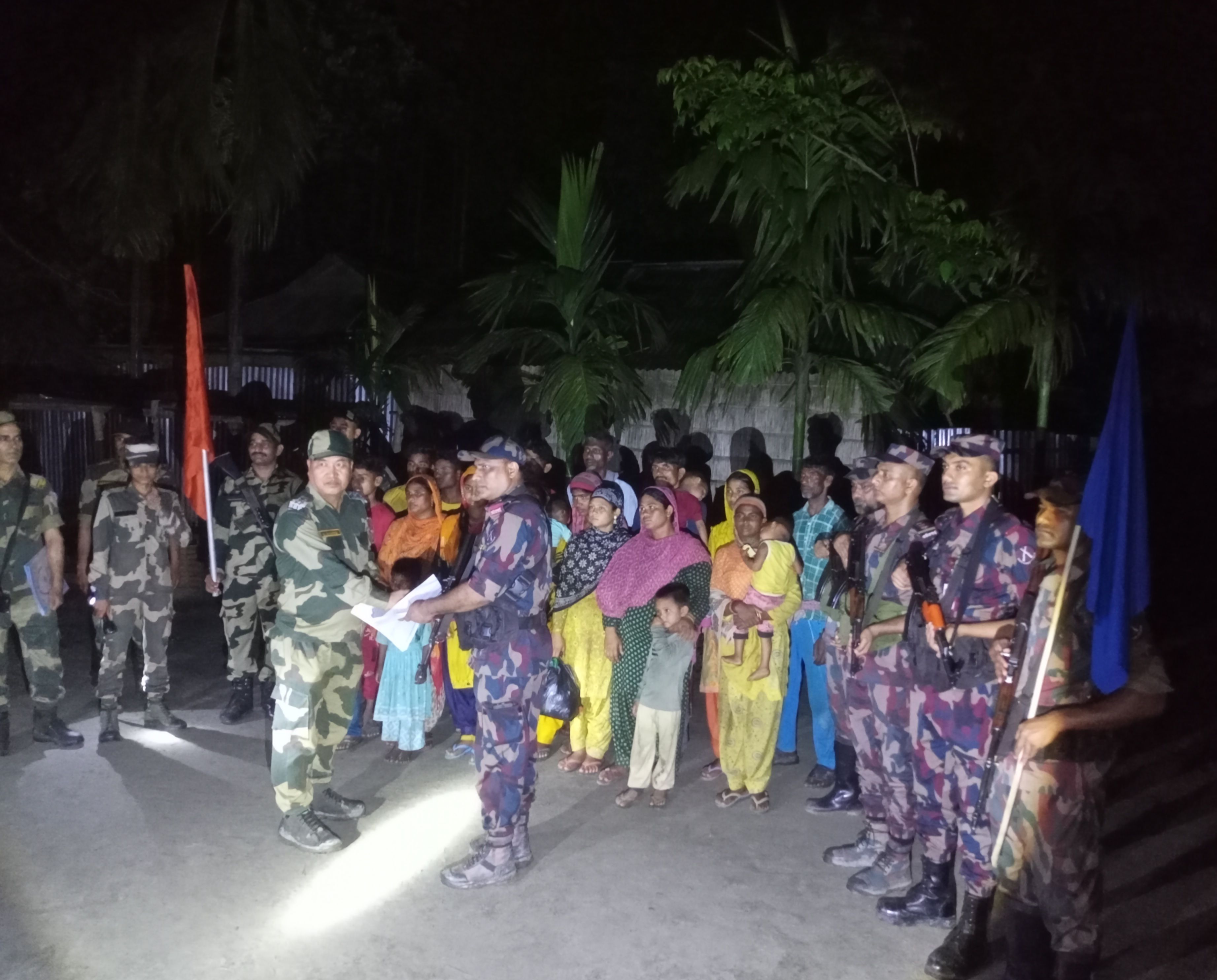 বিজিবি-বিএসএফ পতাকা বৈঠকে কুড়িগ্রামের ২৪ নাগরিকের প্রত্যাবর্তন