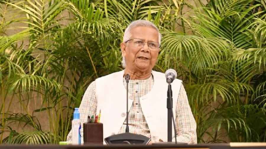 দায়িত্ব পালন অসম্ভব করলে জনগণকে সঙ্গে নিয়ে সিদ্ধান্ত নেবে সরকার: উপদেষ্টা পরিষদের বিবৃতি