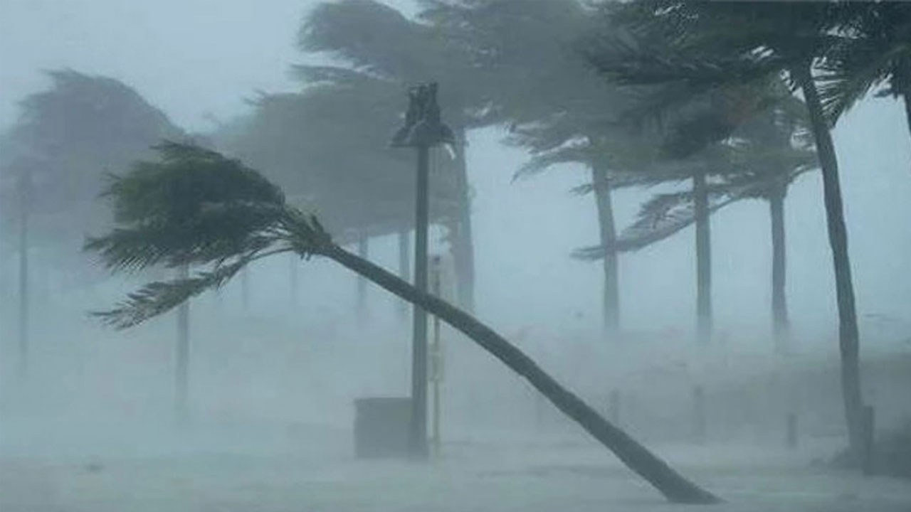 বিকেলে বাংলাদেশ উপকূল অতিক্রম করবে গভীর নিম্নচাপ