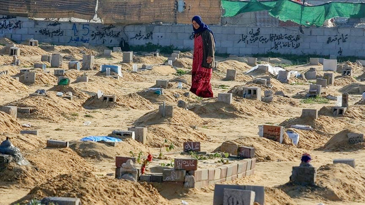 গাজায় একদিনে নিহত ৭২, মোট প্রাণহানি ছাড়াল ৫৪ হাজার ৩০০