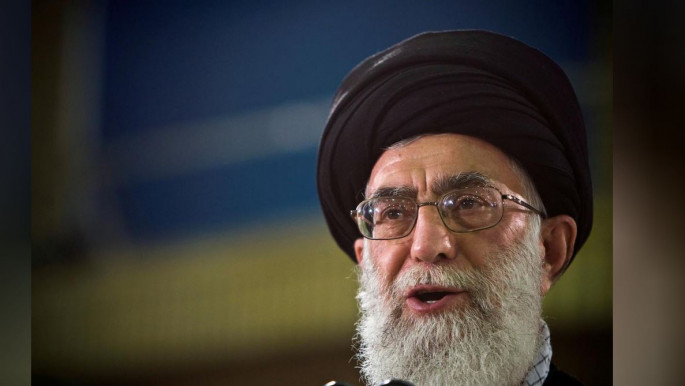 খামেনি তার কঠোর হুঁশিয়ারিতে আমেরিকাকে যেসব বার্তা দিলেন