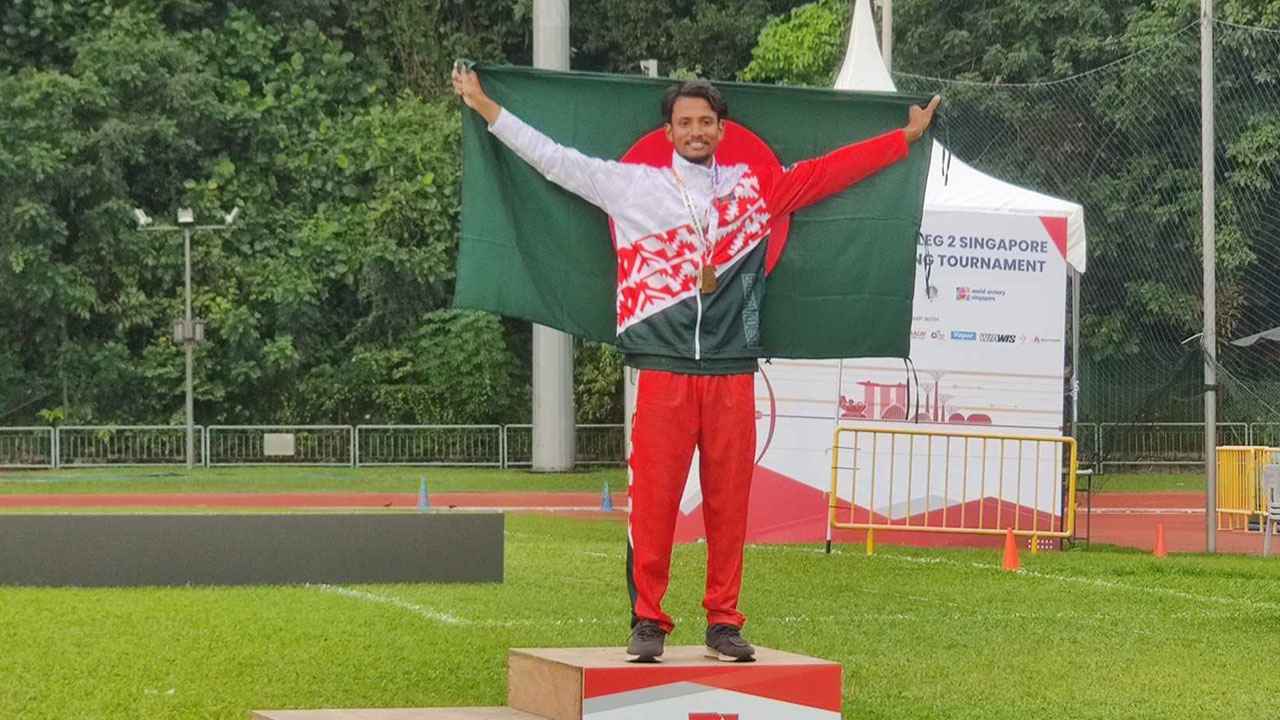 এশিয়া কাপ আর্চারিতে সোনা জিতলেন বাংলাদেশের আলিফ