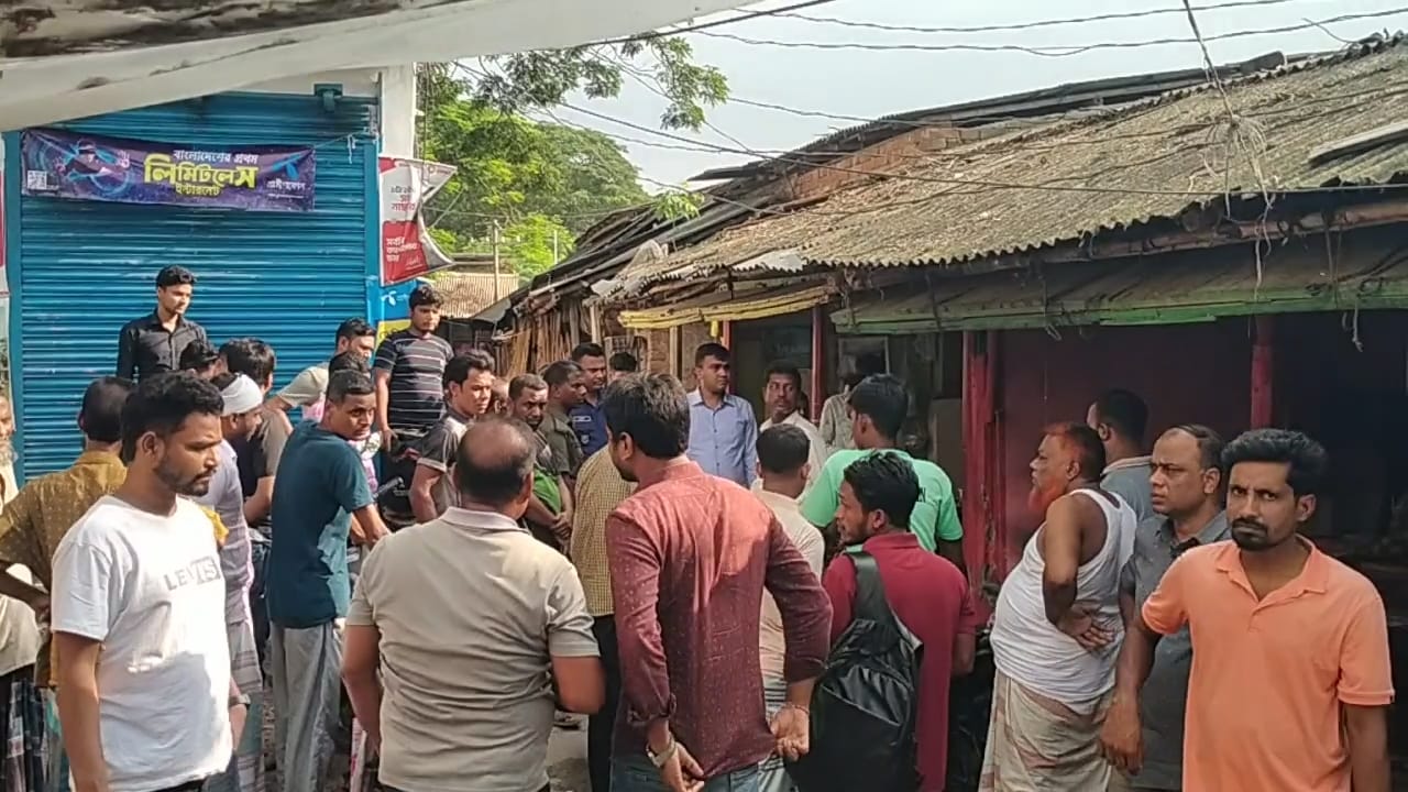 নলডাঙ্গায় মরা মুরগি রান্নার প্রস্ততি, জনতার হাতে আটক