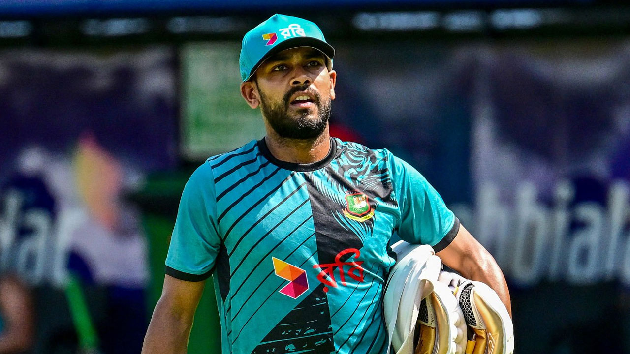 দুই পরিবর্তন নিয়ে ব্যাটিংয়ে বাংলাদেশ