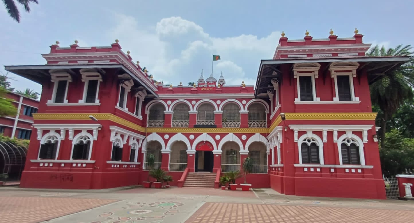 রাজশাহী কলেজ ছাত্রীর গলায় ফাঁস দিয়ে আত্মহত্যা