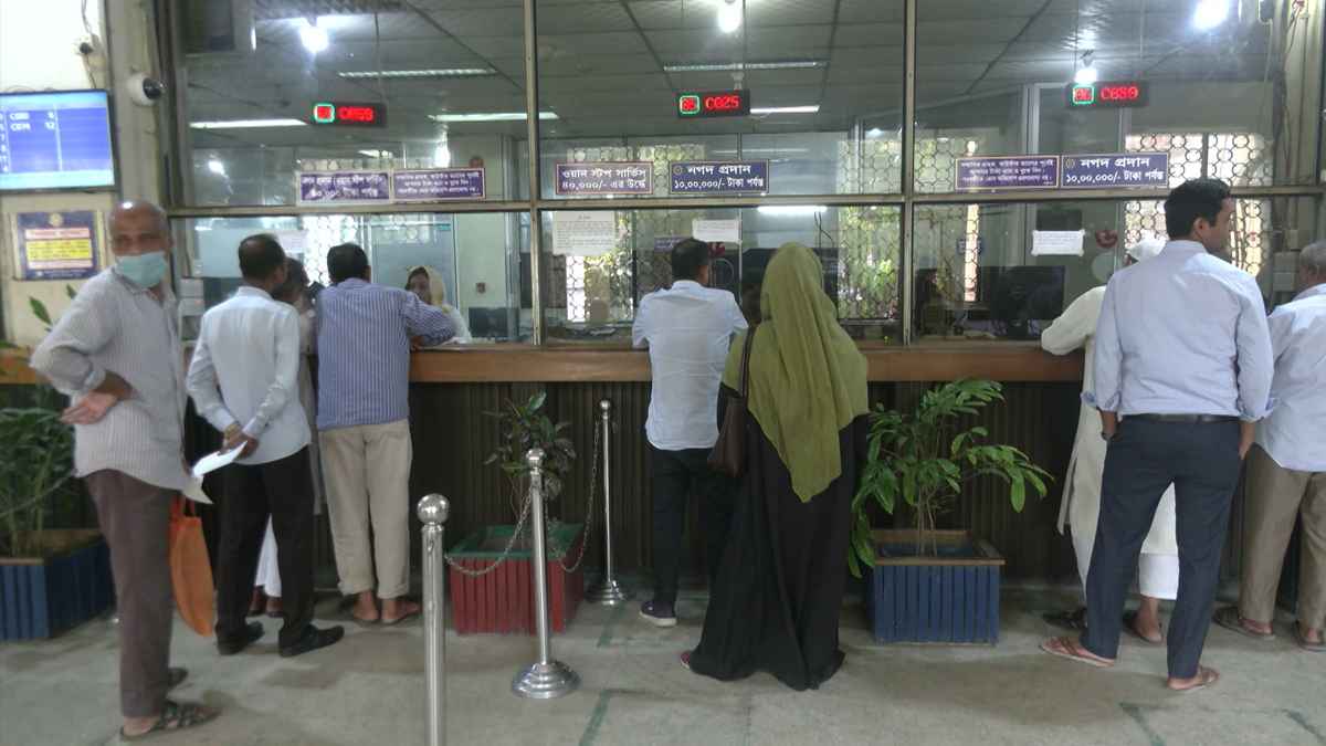 ব্যাংক হলিডে মঙ্গলবার, বন্ধ থাকবে সব লেনদেন