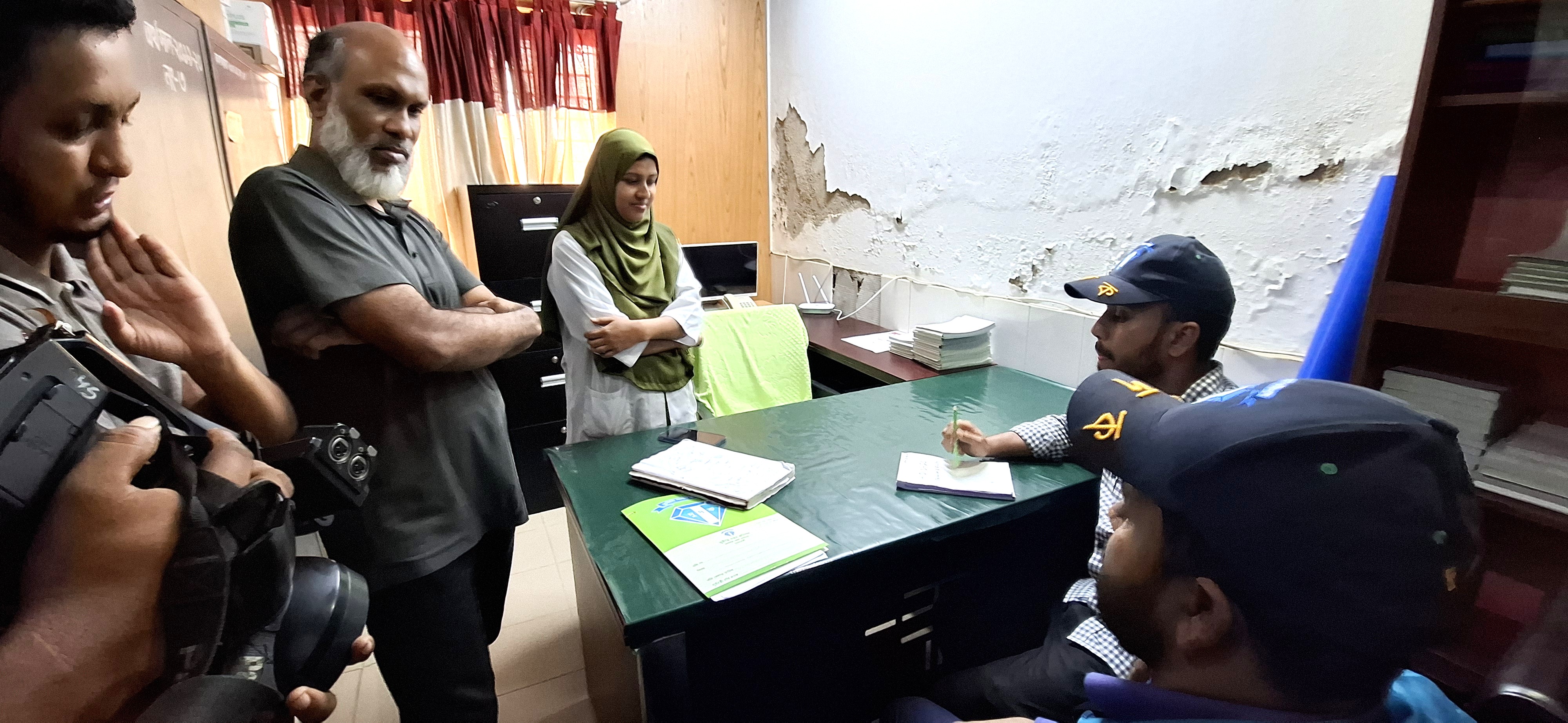 নোয়াখালীতে কিডনি ডায়ালাইসিস সেন্টারে দুদকের অভিযান