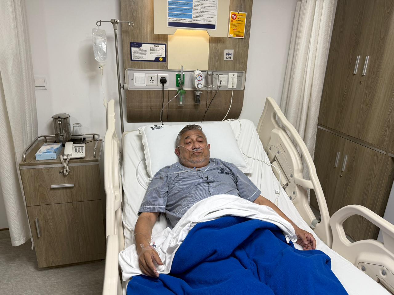 অসুস্থ হয়ে হাসপাতালে ভর্তি অর্থনীতিবিদ অধ্যাপক পারভেজ