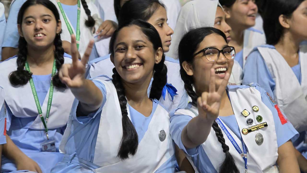 জিপিএ-৫ পেলেন ১৩৯০৩২ জন, এগিয়ে মেয়েরা