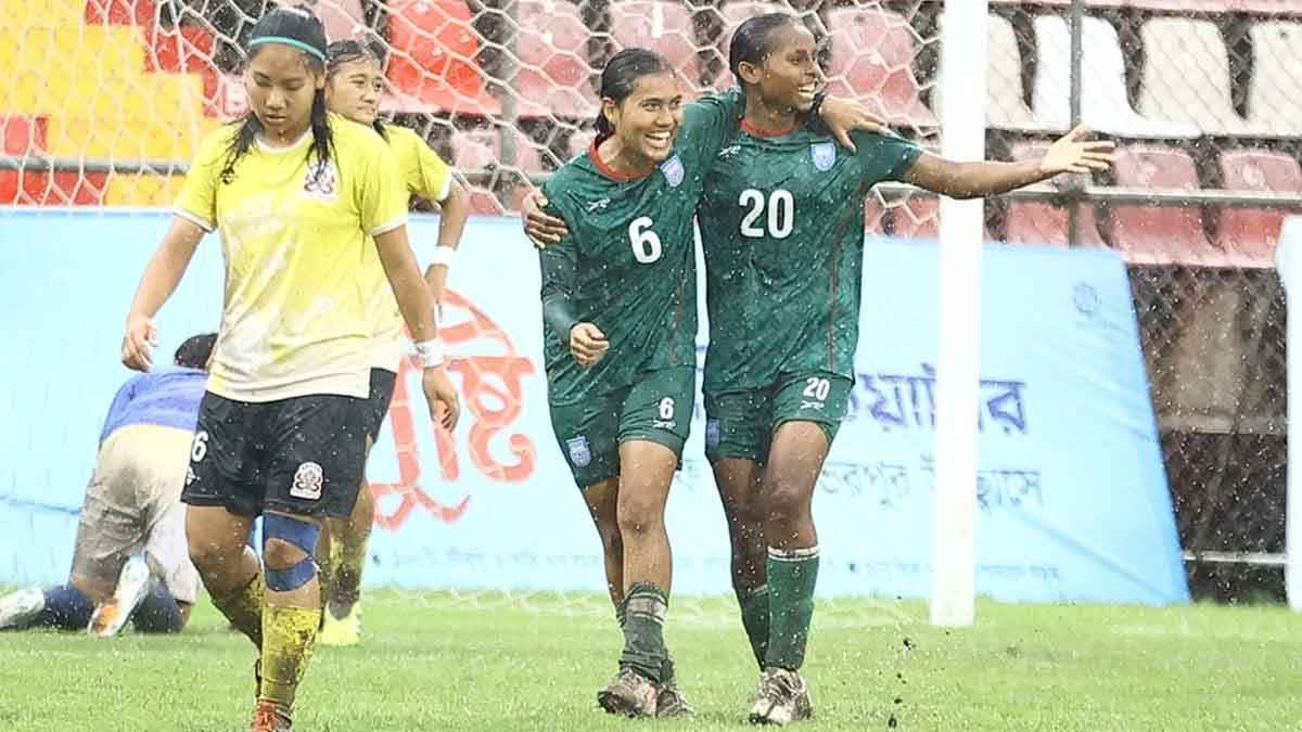 এবার ভুটানকে গোল বন্যায় ভাসালো বাংলাদেশের মেয়েরা