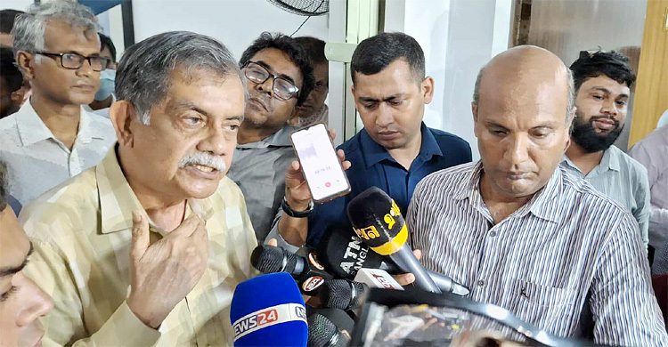 স্বেচ্ছায় পদত্যাগের ইচ্ছা নেই, বিষয়টি সরকার বিবেচনা করবে: শিক্ষা উপদেষ্টা