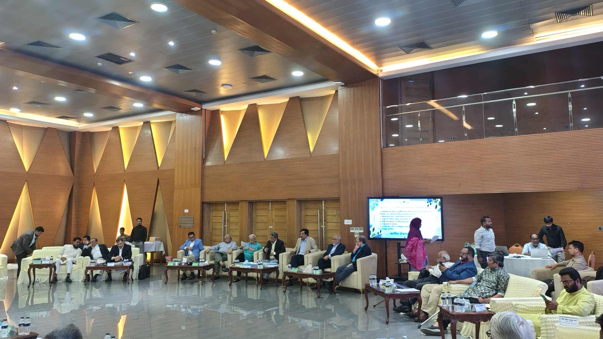 তিন বাহিনী প্রধানের নিয়োগের ক্ষমতা রাষ্ট্রপতির হাতে দেয়ার প্রস্তাব ঐকমত্য কমিশনের