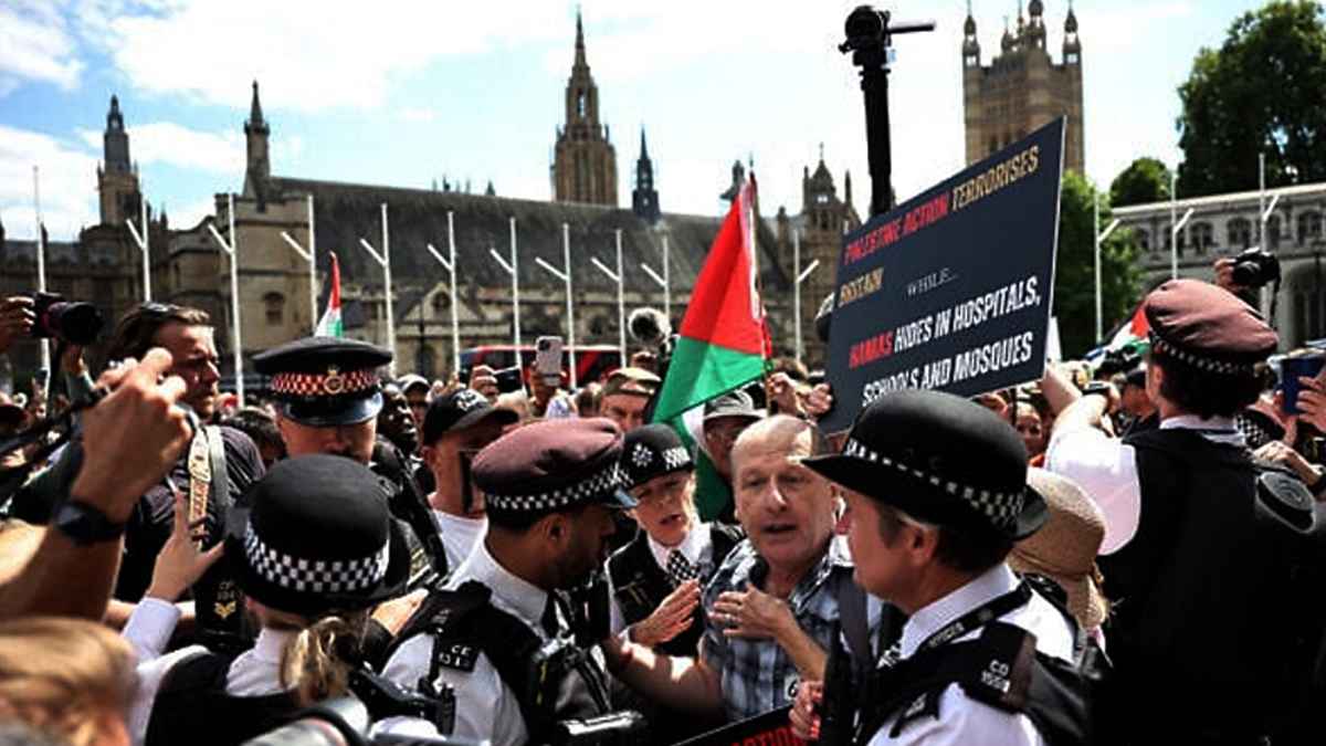 যুক্তরাজ্যে নিষিদ্ধ ‘প্যালেস্টাইন অ্যাকশন’ গ্রুপের পক্ষে বিক্ষোভকালে গ্রেপ্তার ৪৬৬