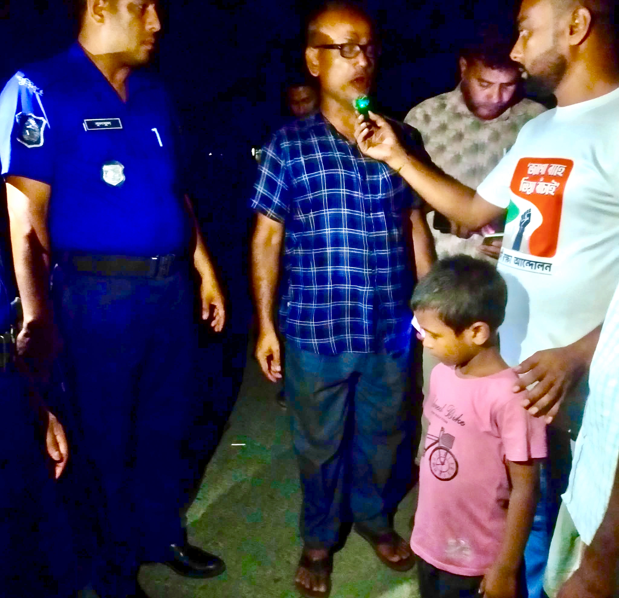 ফুলবাড়ীতে পুকুরে ফেলে শিশু হত্যার চেষ্টা, সৎ বাবা আটক