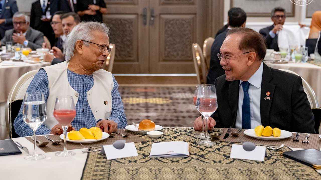 মালয়েশিয়ার শ্রমবাজারে নতুন সম্ভাবনার প্রত্যাশা প্রধান উপদেষ্টার