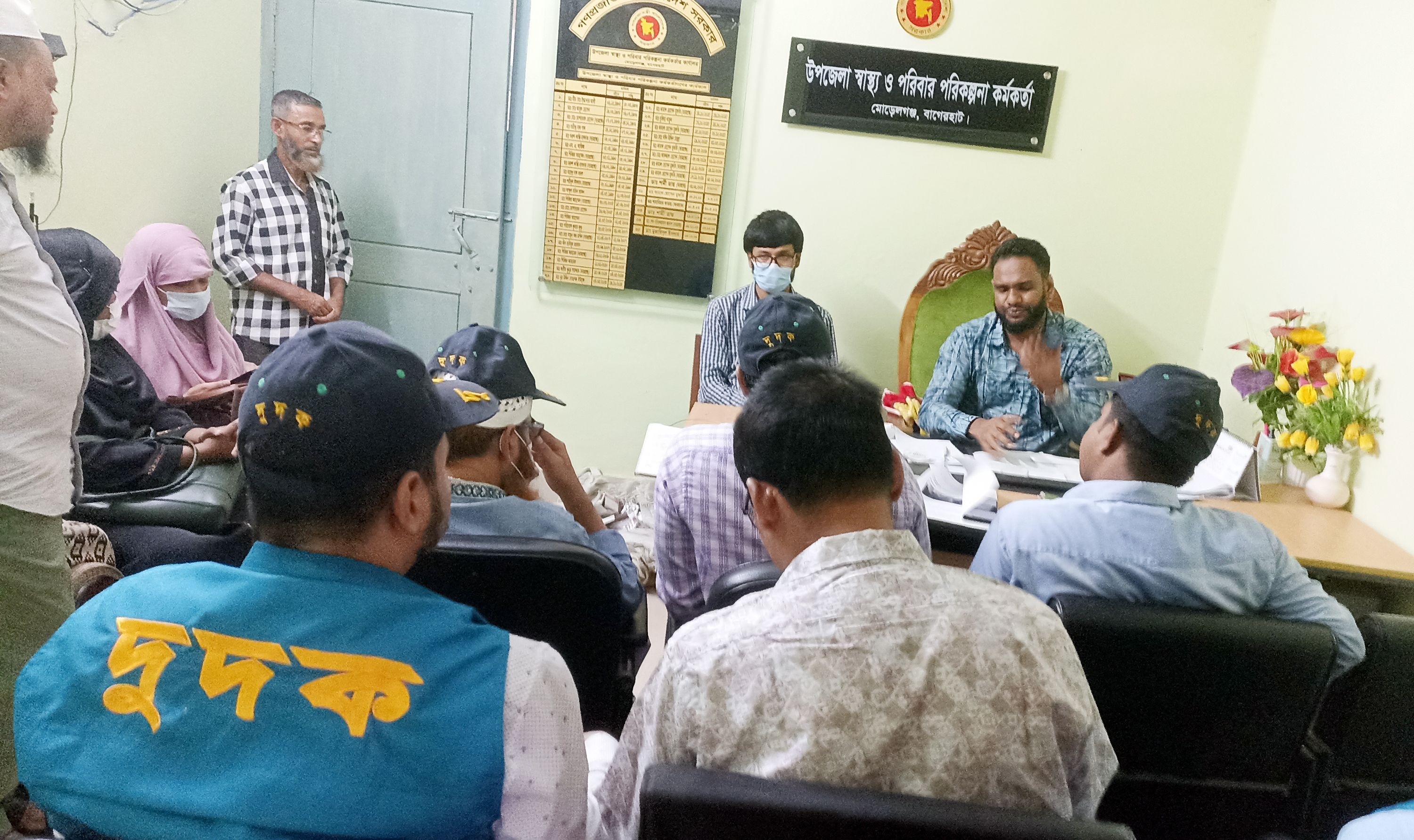 মোরেলগঞ্জ উপজেলা স্বাস্থ্য কমপ্লেক্সে অনিয়ম ও দুর্নীতির অভিযোগে দুদকের অভিযান