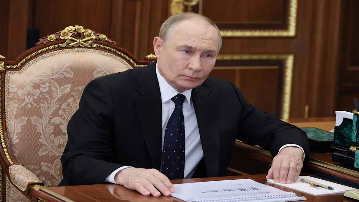 পুতিন কেন যুক্তরাষ্ট্রের সাথে নতুন পারমাণবিক অস্ত্র চুক্তির কথা বলছেন?