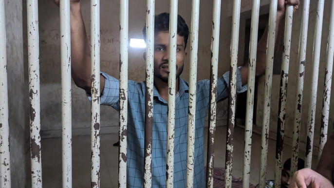 ধানমন্ডি ৩২-এ ফুল দিতে গিয়ে মারধরের শিকার সেই রিকশাচালকের জামিন নামঞ্জুর, কারাগারে পাঠানোর নির্দেশ