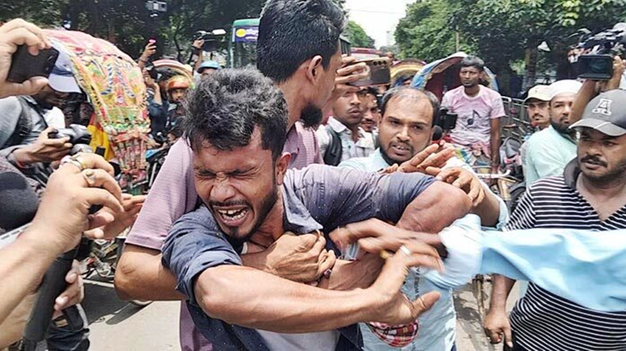 রিকশাচালককে কীসের ভিত্তিতে গ্রেফতার, ধানমন্ডির ওসির ব্যাখ্যা তলব