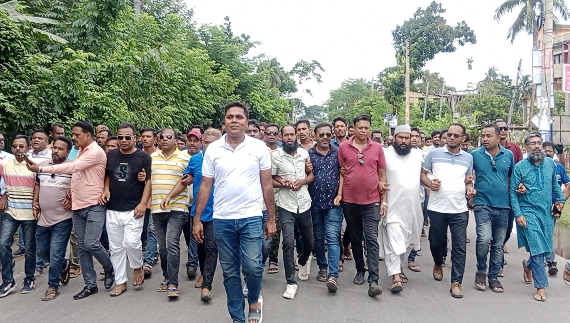 বাগেরহাটের ৪টি সংসদীয় আসন বহালের দাবিতে ৮ ঘন্টার হরতাল পালন