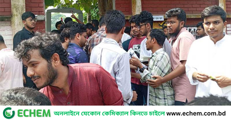 ভোটার লাইনে প্রার্থীদের প্রচারণা, ‘বিরক্ত’ ভোটাররা