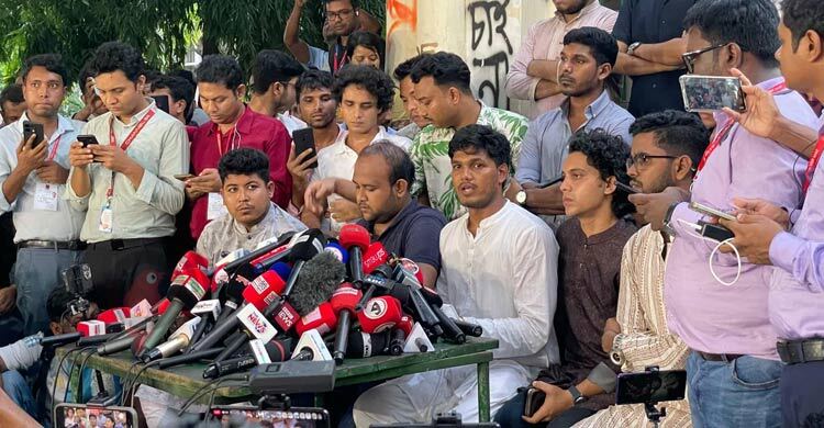 ভোটকেন্দ্রে আমাদের এতিমের মতো দাঁড় করিয়ে রেখেছিল: আবিদ