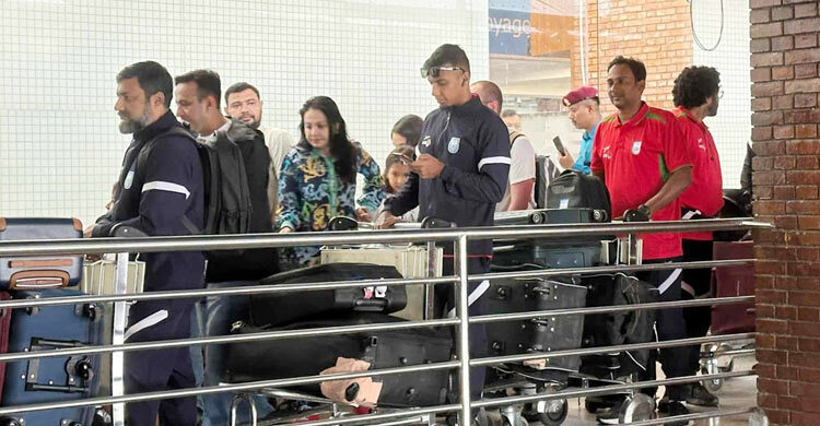 বাংলাদেশের ফুটবলারদের নিয়ে নেপাল ছেড়েছে বিশেষ ফ্লাইট