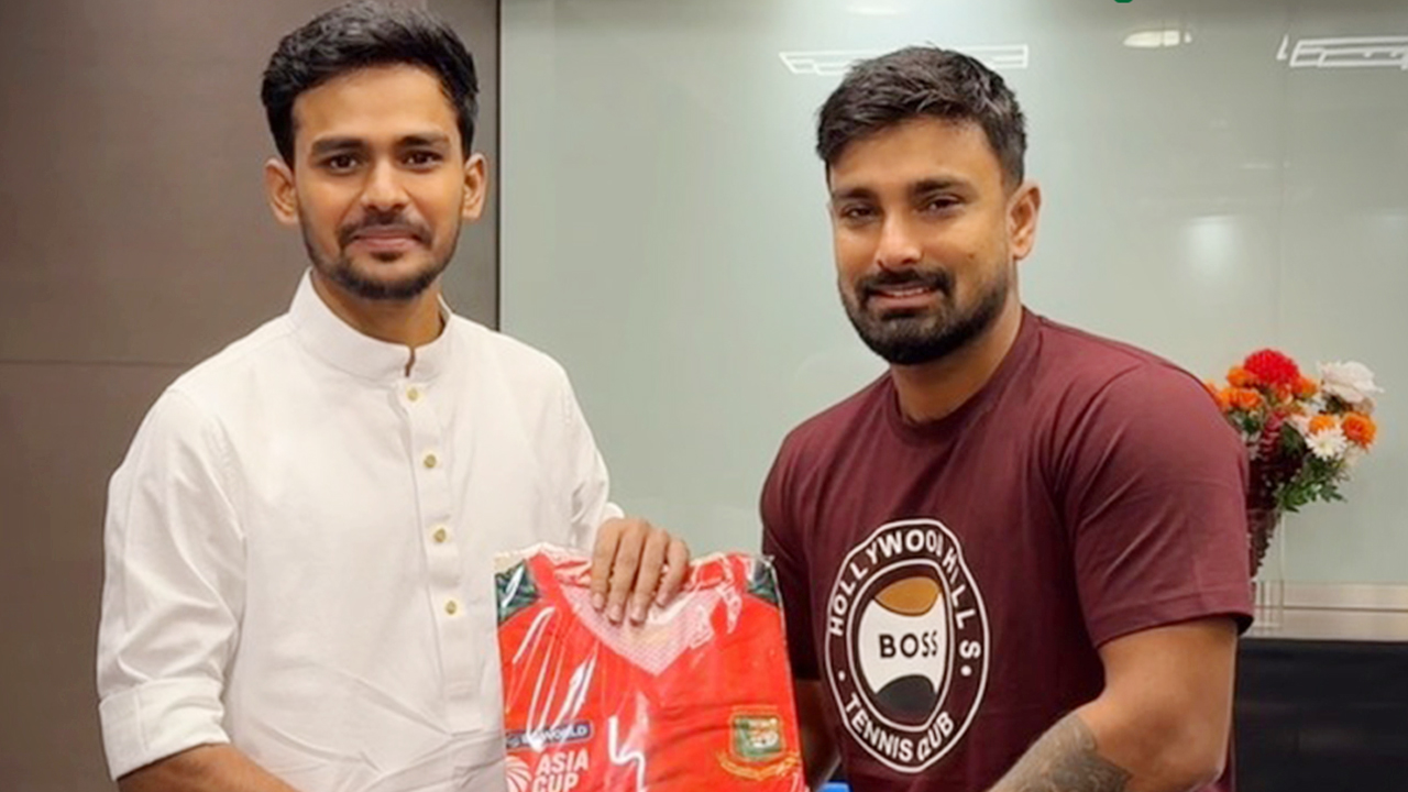 হতাশার কিছু নেই, আশাবাদী থাকা উচিত : ক্রীড়া উপদেষ্টা