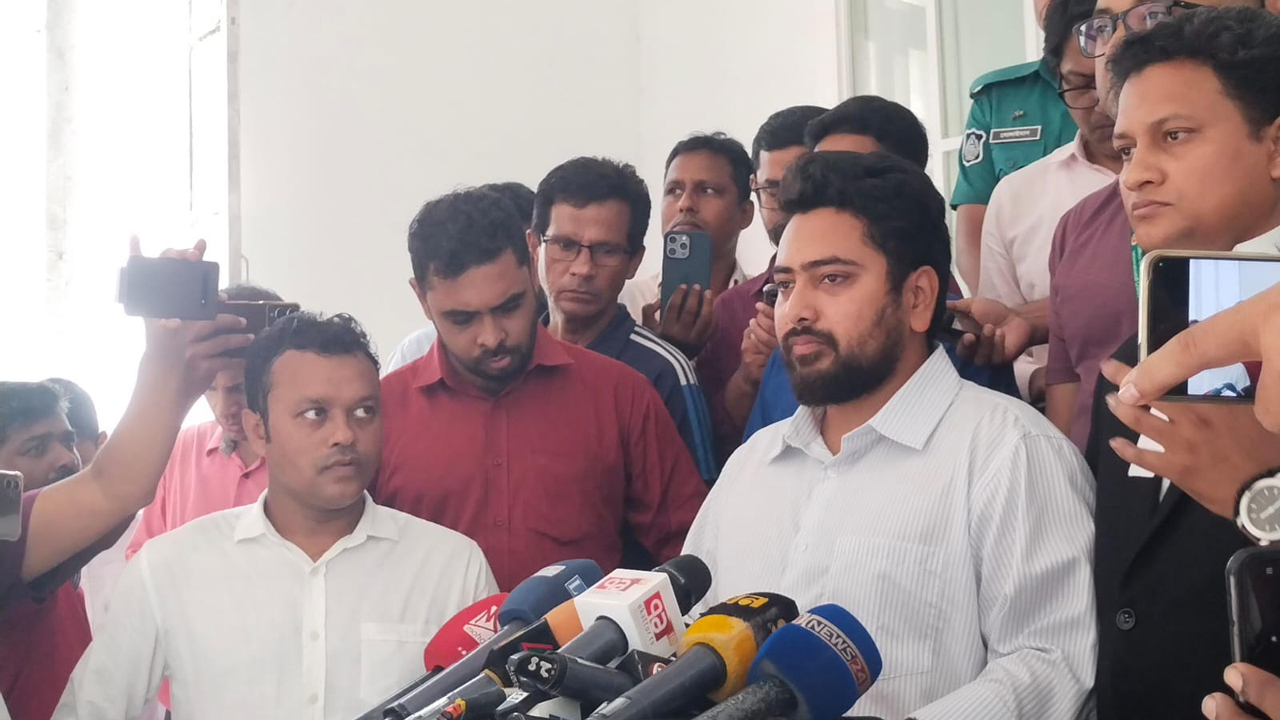 বিচারের মধ্য দিয়েই আওয়ামী লীগের ফয়সালা করতে হবে : ট্রাইব্যুনালে নাহিদ