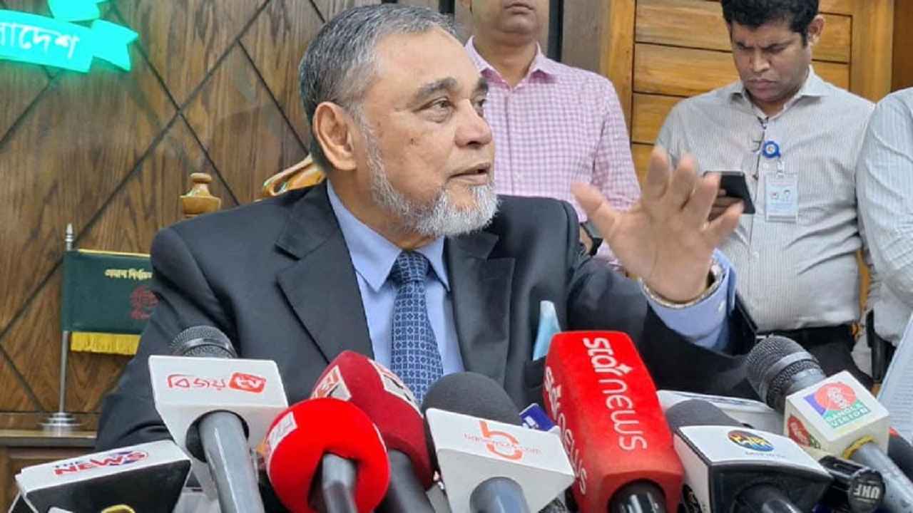 এনসিপিকে শাপলা প্রতীক না দেওয়ার ব্যাখ্যা একা দিতে পারব না: সিইসি