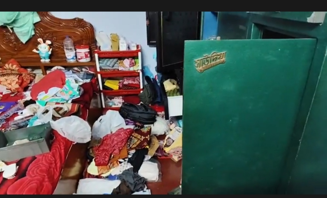 সাতক্ষীরায় জুয়েলারী ব্যবসায়ির বাড়িতে দুর্ধর্ষ  চুরি, এক কোটি ২০ লাখ টাকার মালামাল লুট